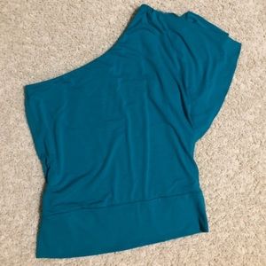 ✨Like new WHBM one shoulder top✨